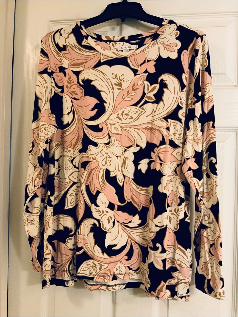 Chicos Touch Of Cool Swirl Layering Tee Black White Pink Gold Floral Size 3 (XL) - Picture 6 of 7